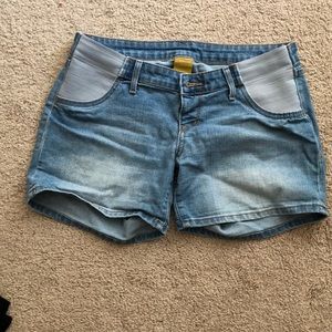 Maternity shorts